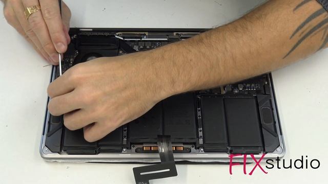 MacBook Pro 2018 / A1989 - disassemble [4k] смотреть онлайн