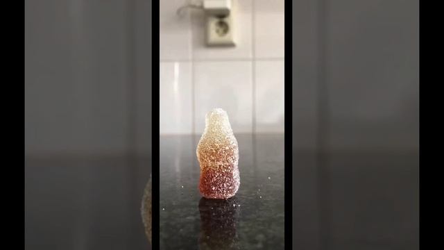 Мармеладка падает под тему Киры Йошикаге