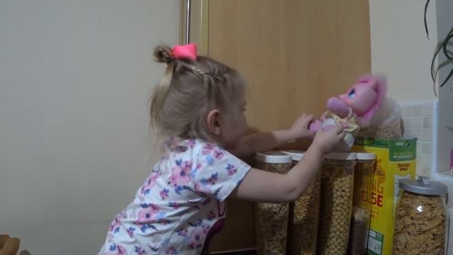 Sofia Pretend Play with Dolls, Are you sleeping brother John by YaSofiaVlog смотреть онлайн
