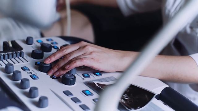 МЕДЛАБ клиника, в которой люди лечат людей смотреть онлайн