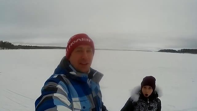 Прогулка по Финскому Заливу. Местная достопримечательность : "Камень Расколотый". смотреть онлайн