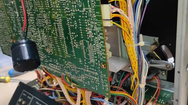 TEAC X-2000R В Японии тоже магнитофоны роняют, и не бит и не крашен. Ремонт для Новосибирска @1 смотреть онлайн