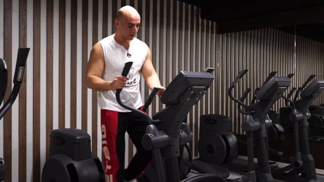 Тренажеры MAX-FIT: Эллиптический тренажер смотреть онлайн