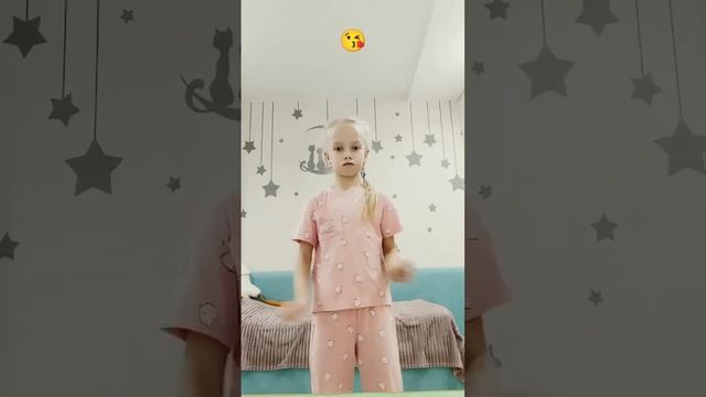 оцени танец от 1 до 100 напиши в комментариях пожалуйста ? смотреть онлайн