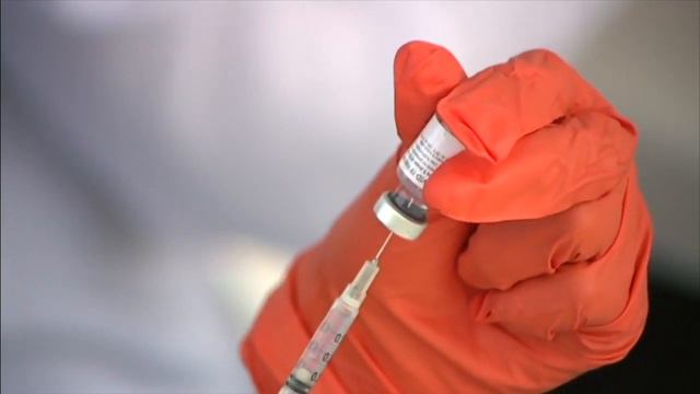 Republican 2024 nomination: Political ads show Trump and DeSantis clashing смотреть онлайн