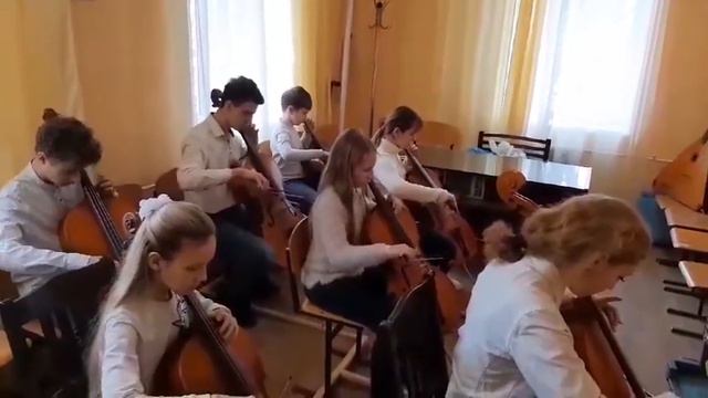 Ансамбль віолончелістів - викладач Винник О.О., концертмейстер Вострова Ю.В. смотреть онлайн