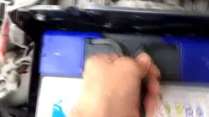 Как поменять аккумулятор на рено логан