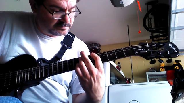 How I play Rob Zombie 'Living dead girl' смотреть онлайн