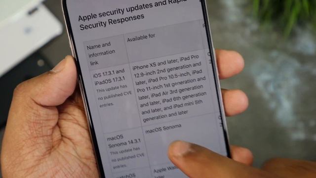 iOS 17.3.1 Released 🔥 New Features & Bug Fixes - Should you update ? смотреть онлайн