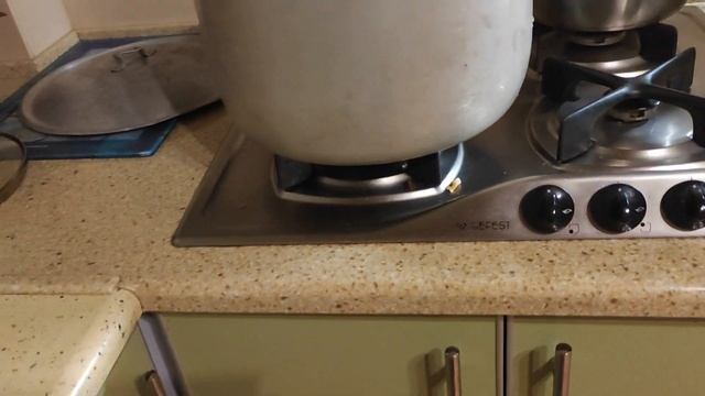 Салат на все случаи жизни. Эр*тический тр+ллер с Красной Шапочкой и Перцем и Дамским Угодником. смотреть онлайн