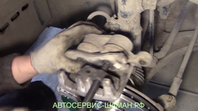 Замена тормозных дисков и тормозных колодок на Mitsubishi Outlander. Обучающее видео для новичков. смотреть онлайн