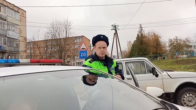 Очень содержательная беседа с инспектором ГИБДД.... смотреть онлайн