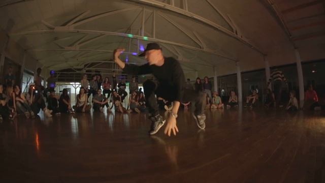 Artmore vs Almaz | Dubstep Battle GFDSC 2015 смотреть онлайн