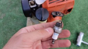 Как правильно выставлять зазор свечи на газонокосилке STIHL FS 38