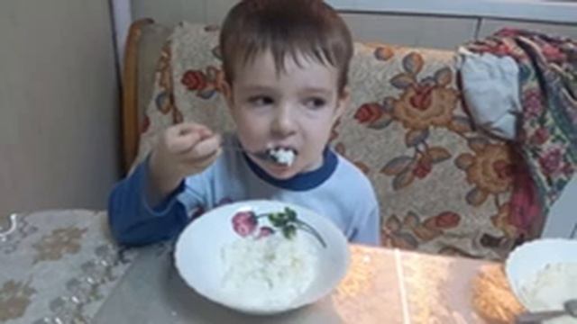 Как Папе заставить ребёнка есть кашу смотреть онлайн