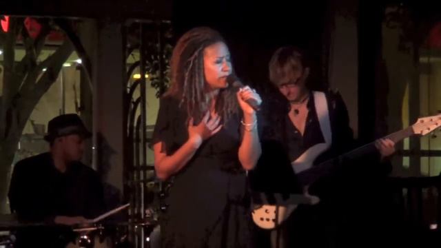 Tracie Thoms I Can't Make You Love Me 7.29.13 смотреть онлайн