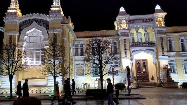 Ночной Курортный бульвар Кисловодска в январе смотреть онлайн
