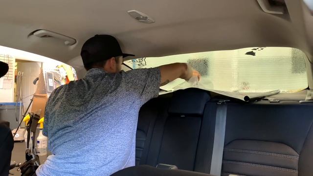 Installing Film on a Ford Fusion Back Window смотреть онлайн