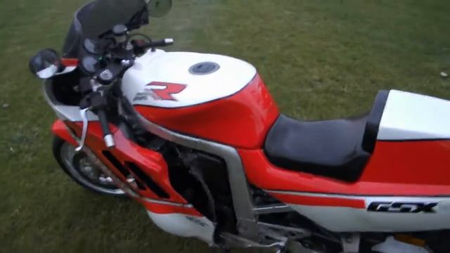 Suzuki GSXR ,1988 смотреть онлайн