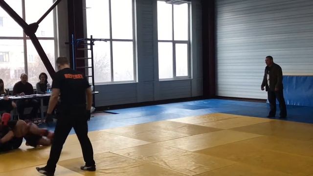 Открытое первенство ДНР по ММА среди юношей 16-17 лет.Зарицкий Богдан.77 кг. смотреть онлайн