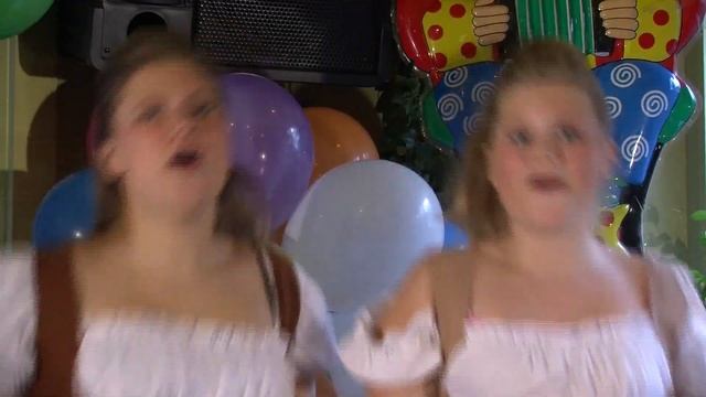 ZUS - Op een berg (officiële videoclip) смотреть онлайн