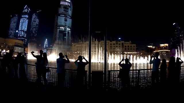 Поющий фонтан в Дубай, ОАЭ смотреть онлайн