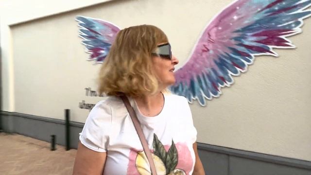 Рурмонд. Это город, в котором находится аутлет , такой маленький уютный городочек с магазинчиками смотреть онлайн