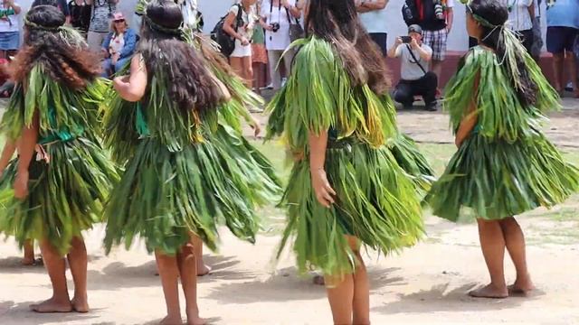 Traditional Polynesian Dance - MANGAREVA ISLAND, French Polynesia