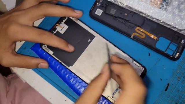 Замена экрана Samsung Galaxy A03s Destroyed Phone Repair - LCD Screen Replacement смотреть онлайн