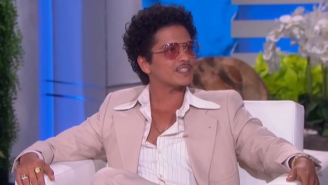 Bruno Mars Accuses Miley Cyrus of Stealing in "FLOWERS" on The Late Late Show смотреть онлайн