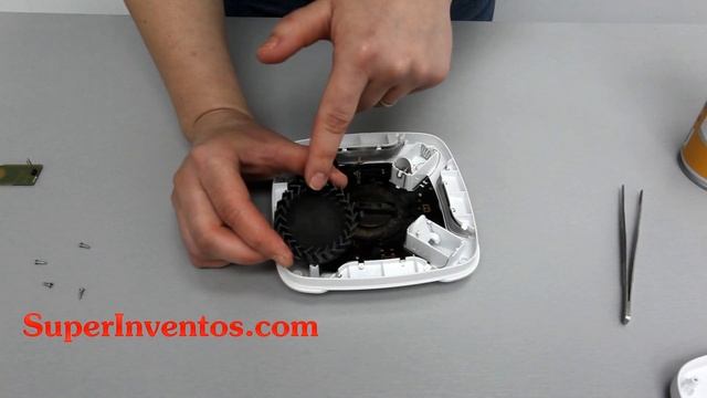 Cómo limpiar un sensor de humos de alarma AJAX (Ajax FireProtect) // SuperInventos смотреть онлайн