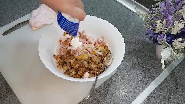 Из куриных окорочков получается банкетная холодная или горячая закуска смотреть онлайн