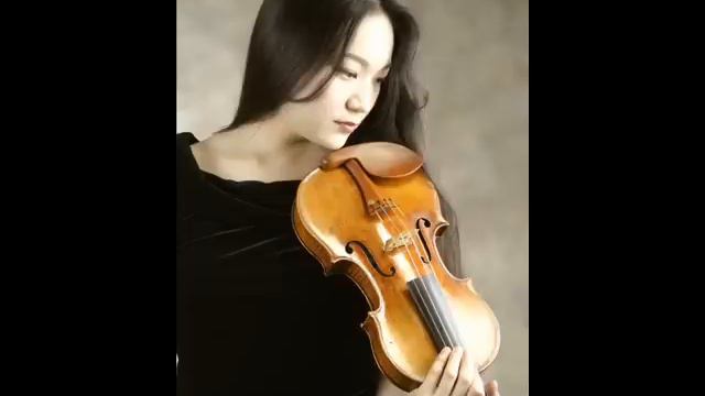 Yue-Yen Li 李玉焉 plays Mozart Rondo KV 373 in C major смотреть онлайн