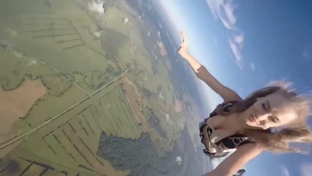ПРЫЖОК С ПАРАШЮТОМ С ВОЗДУШНОГО ШАРА смотреть онлайн