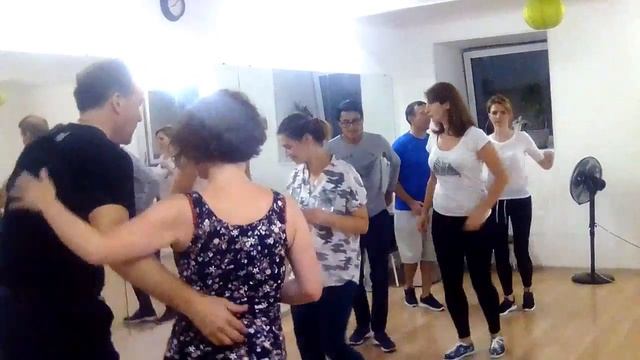 Сальса в Школе танцев Чино - Elio Reve "Changui Campanero" смотреть онлайн