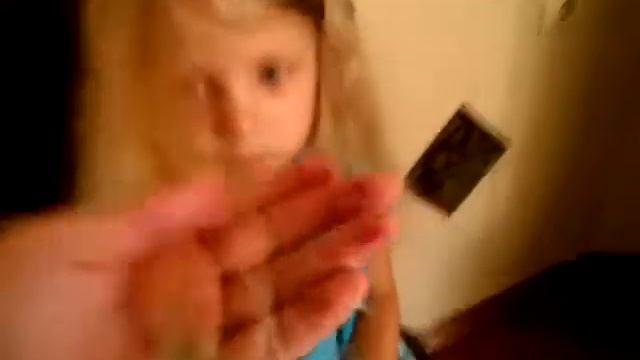 Красим злате волосы фломастерами и гафрированой бумагой