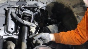 Замена амортизаторов гидроподвески. Lexus LX 470, TLC100.