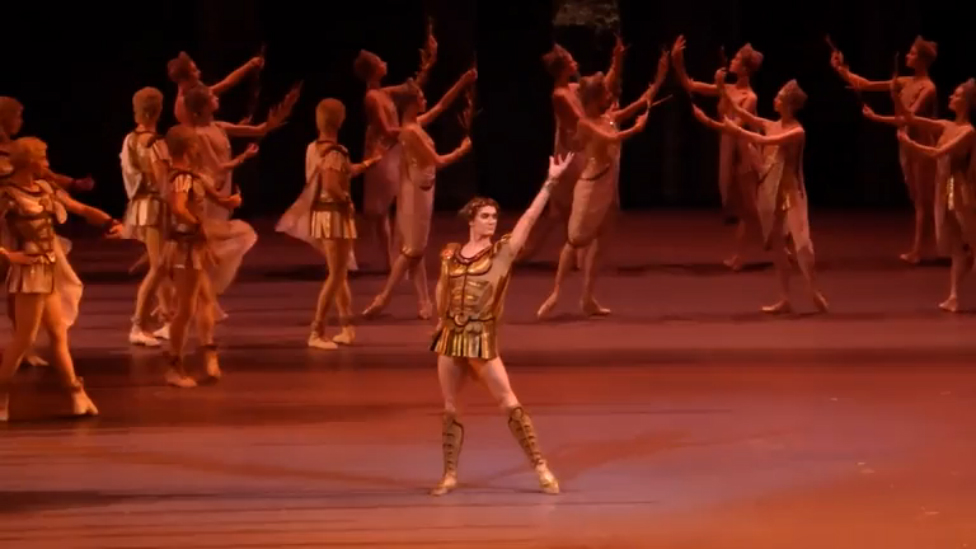 Владислав Лантратов и Екатерина Крысанова - балет "Спартак" в Большом театре смотреть онлайн