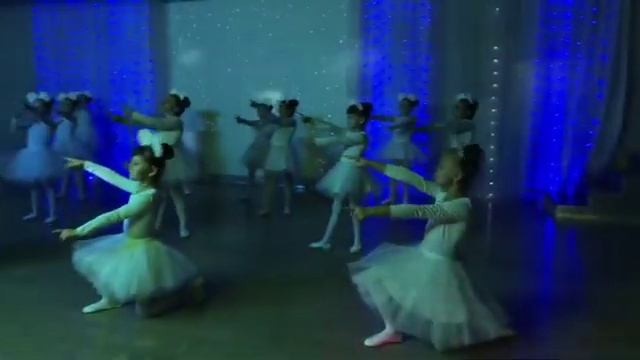 эстрадно-хореографическая студия «Каскад» ,«КОЛИБРИ» поздравляет ВСЕХ с наступающим Новым годом! смотреть онлайн