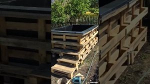 Бассейн из поддонов.