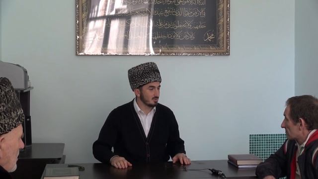 Русский мужчина приехавший в г Буйнакск из Москвы принимает ИСЛАМ. смотреть онлайн
