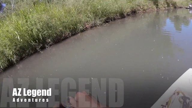 Little GIRL? Catches ?Big Bass on a KAYAK! Ft. Bass Master Ron The River LiFE . VERDE River смотреть онлайн