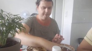 Украинские беженцы ????,Мукбанг ? обед волчицы,подписывайтесь на канал ?? ставьте лайки ?