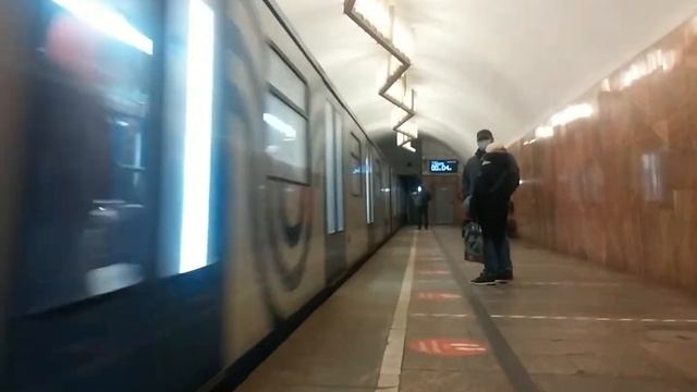 81-765/766/767 Москва На станции Баррикадная смотреть онлайн