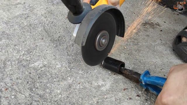 INGCO AG900285 Cutting A Piece Of 3 Mm Thick Pipe @diyertools