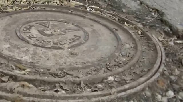 Стремительная ДЕФОРМАЦИЯ и ПРОСАДКА нескольких домов из-за замачивания ГРУНТА основания . смотреть онлайн