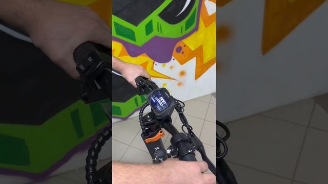 КАК ПОСТАВИТЬ ОГРАНИЧЕНИЕ СКОРОСТИ НА ЭЛЕКТРОСАМОКАТ KUGOO M5PRO? (кстати снимается оно так же?) смотреть онлайн