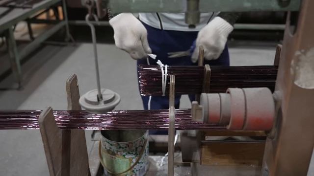 ガラス工芸品を作るプロセス。１００年程の歴史を持つ日本のガラス棒製造工場