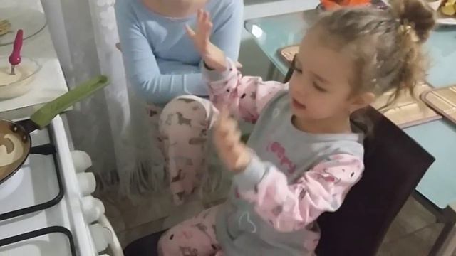 Масленица. Жарим блины вместе смотреть онлайн