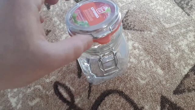 банка Объем: 1000 мл Материал: стекло С крышкой и бугельным замком.